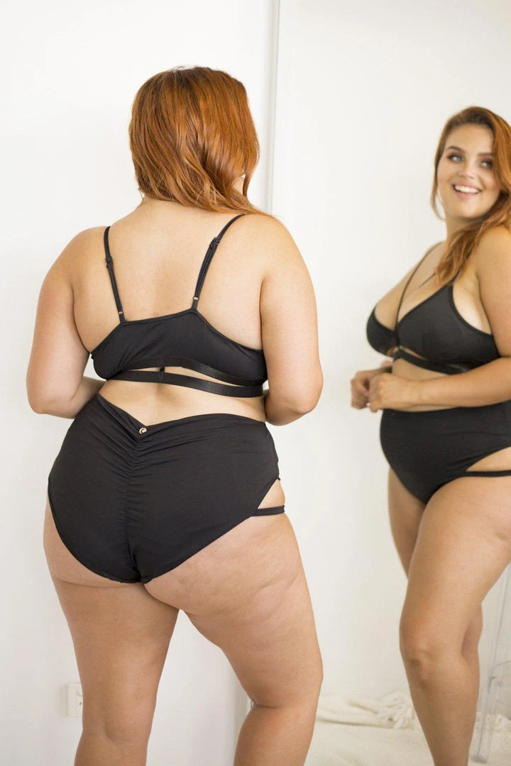 Most Loved Lunalae Bella Top - Black 4 Most Loved Lunalae Bella Top - Black