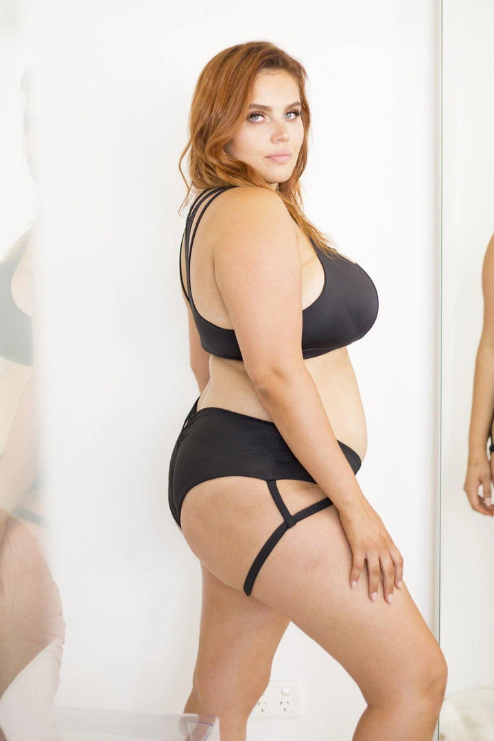 Most Loved Lunalae Lure You Low-Rise Garter Shorts - Black 5 Most Loved Lunalae Lure You Low-Rise Garter Shorts - Black