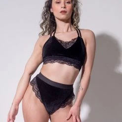 Sorte Velvet Adore Top - Black