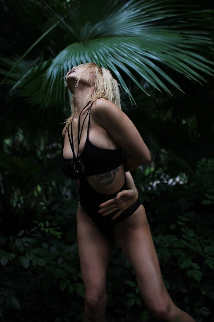 Hamade Activewear Scoop Neck Mesh Top - Black 7 Hamade Activewear Scoop Neck Mesh Top - Black