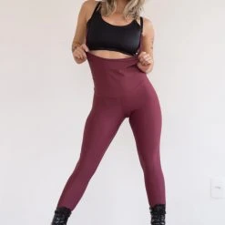 All Pole Wear Sorte Second Skin Sling Leggings - Berry