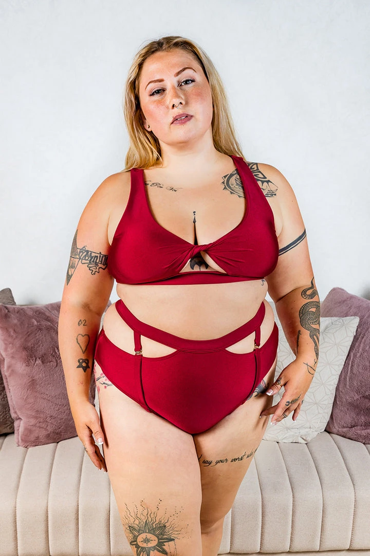 Chantay Polewear Pretzel 2-way Top - Bordeaux Tops 5 Chantay Polewear Pretzel 2-way Top - Bordeaux Tops
