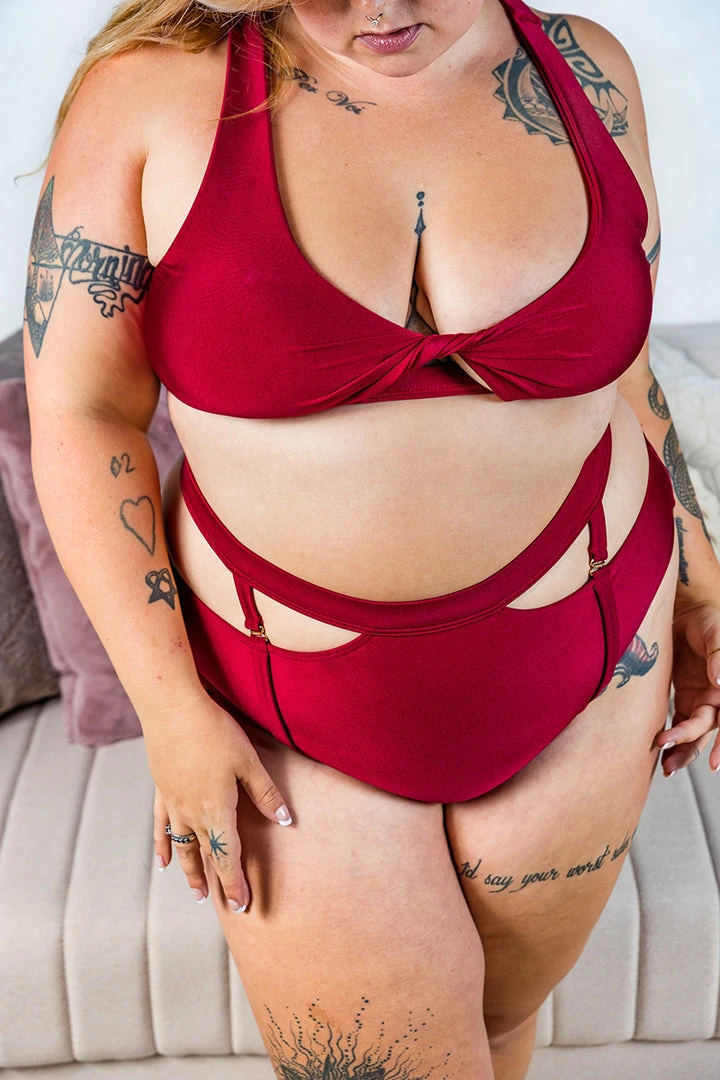 Chantay Polewear Pretzel 2-way Top - Bordeaux Tops 9 Chantay Polewear Pretzel 2-way Top - Bordeaux Tops