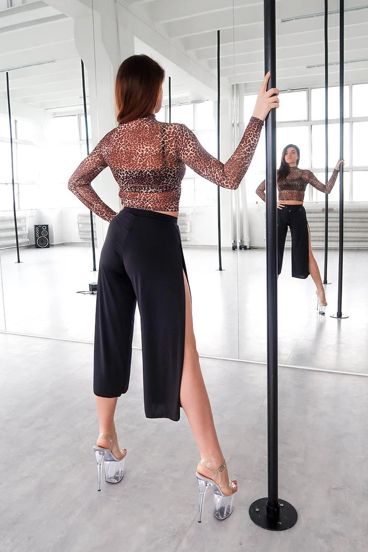 REV ACTIV Wild Leopard Long Sleeved Crop Top All Pole Wear 7 REV ACTIV Wild Leopard Long Sleeved Crop Top All Pole Wear