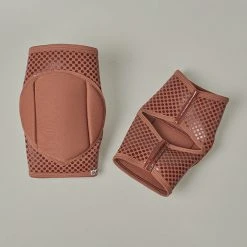 Queen Accessories Plus Size Pole Wear Queen Grippy Kneepads - Mocha