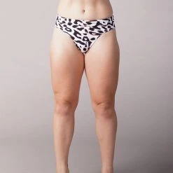 Off The Pole Classic Scrunch Shorts - Leopard 5 Off The Pole Classic Scrunch Shorts - Leopard
